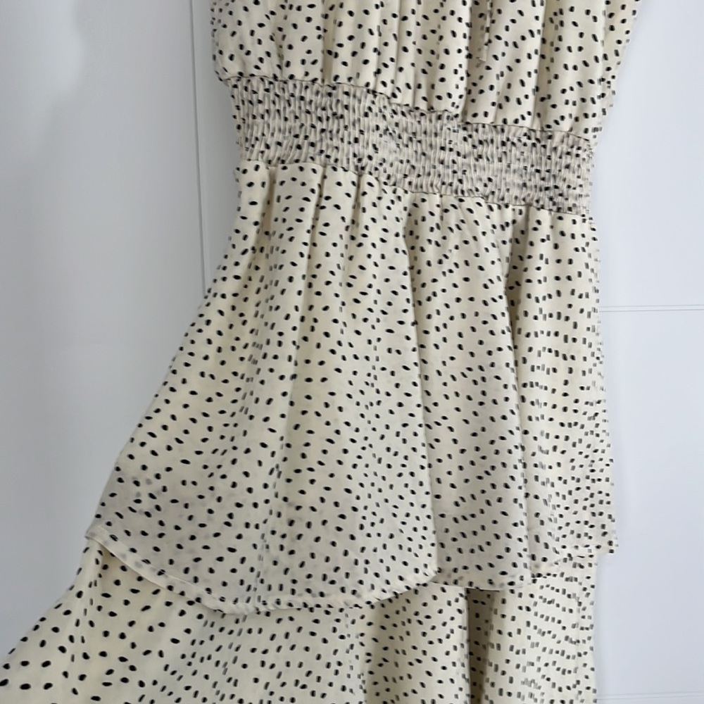 A gorgeous spring dress 👗 - Picture 5 of 9